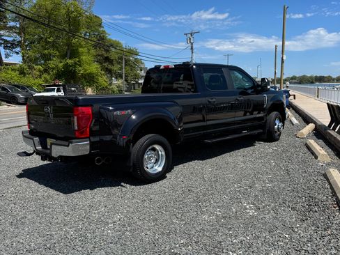 Used 2022 Ford F350 XL w/ STX Appearance Package AWD/4WD image 2