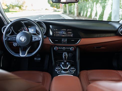 Used 2020 Alfa Romeo Giulia w/ Nero Edizione image 4