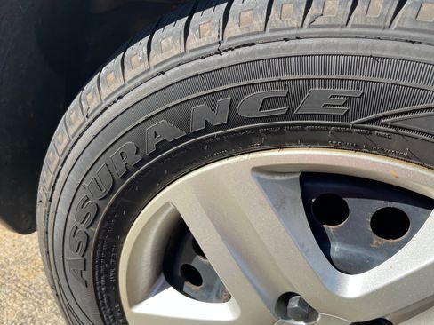 Used 2008 Chevrolet Impala LS image 2