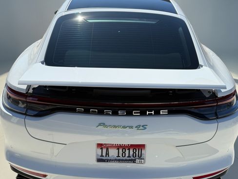 Used 2022 Porsche Panamera 4S image 9
