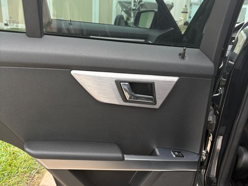 Used 2011 Mercedes-Benz GLK 350 4MATIC image 14