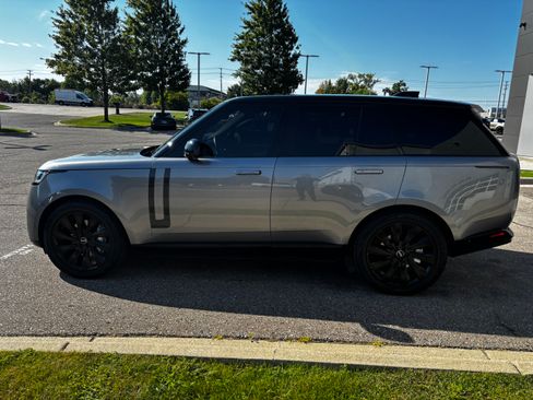 Used 2023 Land Rover Range Rover SE AWD/4WD image 6