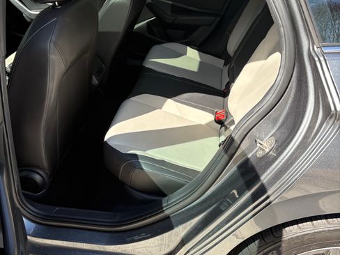 Used 2019 Volkswagen Jetta R-Line w/ R-Line Cold Weather Package image 4