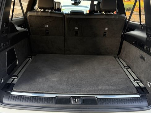 Used 2023 Jeep Grand Wagoneer L Series II w/ Premium Group II image 29