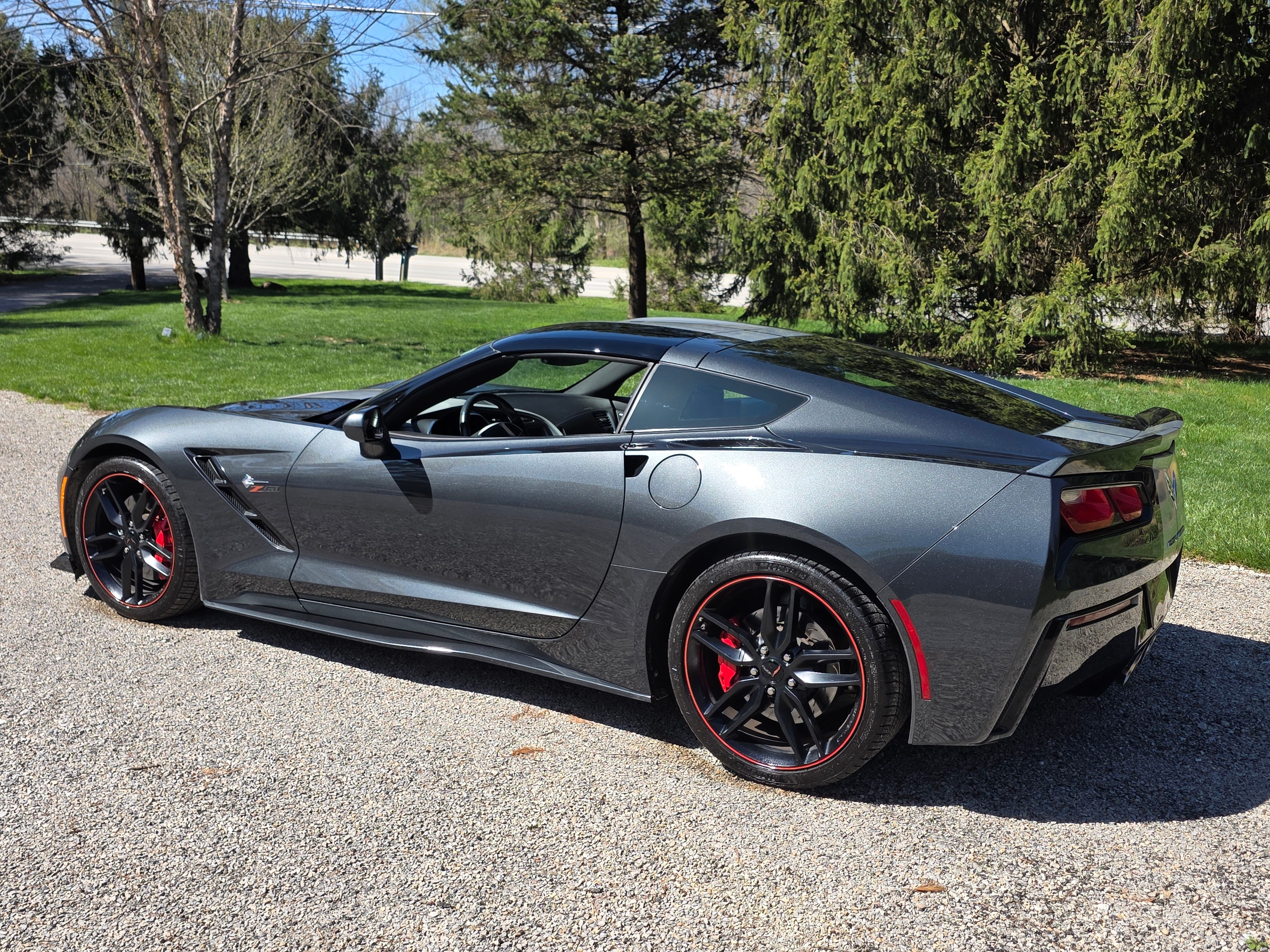 Used 2019 Chevrolet Corvette Stingray Coupe RWD image 7