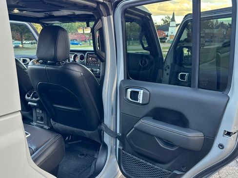 Used 2021 Jeep Gladiator Overland w/ Popular Equipment Package image 6