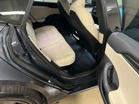 Used 2021 Tesla Model S Plaid image 10