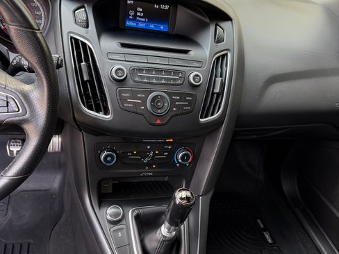 Used 2016 Ford Focus ST image 16