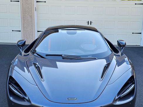 Used 2024 McLaren 750S Spider RWD image 12