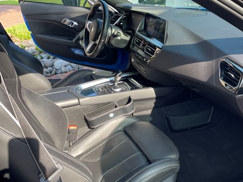 Used 2019 BMW Z4 sDrive30i w/ M Sport Package RWD image 9