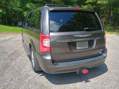 Used 2016 Chrysler Town & Country Limited Platinum w/ Trailer Tow Group image 5