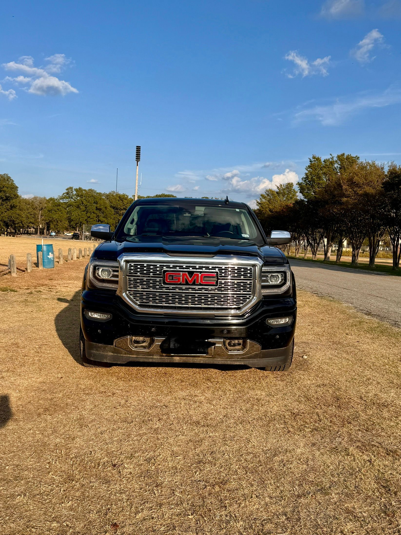 Used 2017 GMC Sierra 1500 Denali AWD/4WD image 1