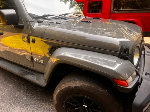 Used 2020 Jeep Gladiator Overland w/ Popular Equipment Package AWD/4WD image 6