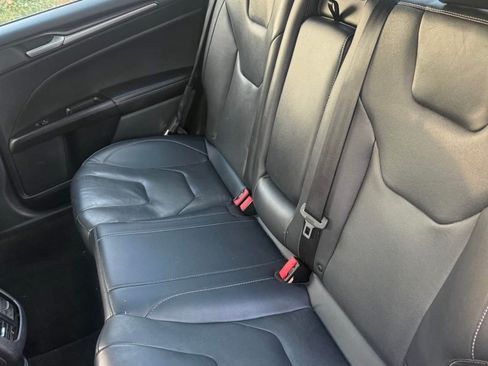 Used 2019 Ford Fusion Titanium image 14