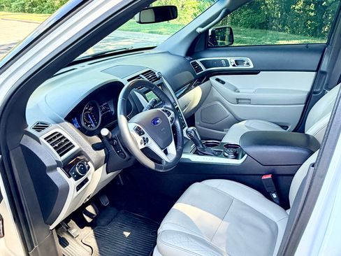 Used 2013 Ford Explorer Limited AWD/4WD image 6