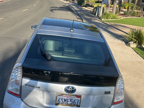 Used 2011 Toyota Prius Four image 9