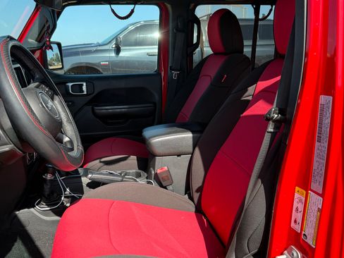 Used 2018 Jeep Wrangler Unlimited Sport S AWD/4WD image 6