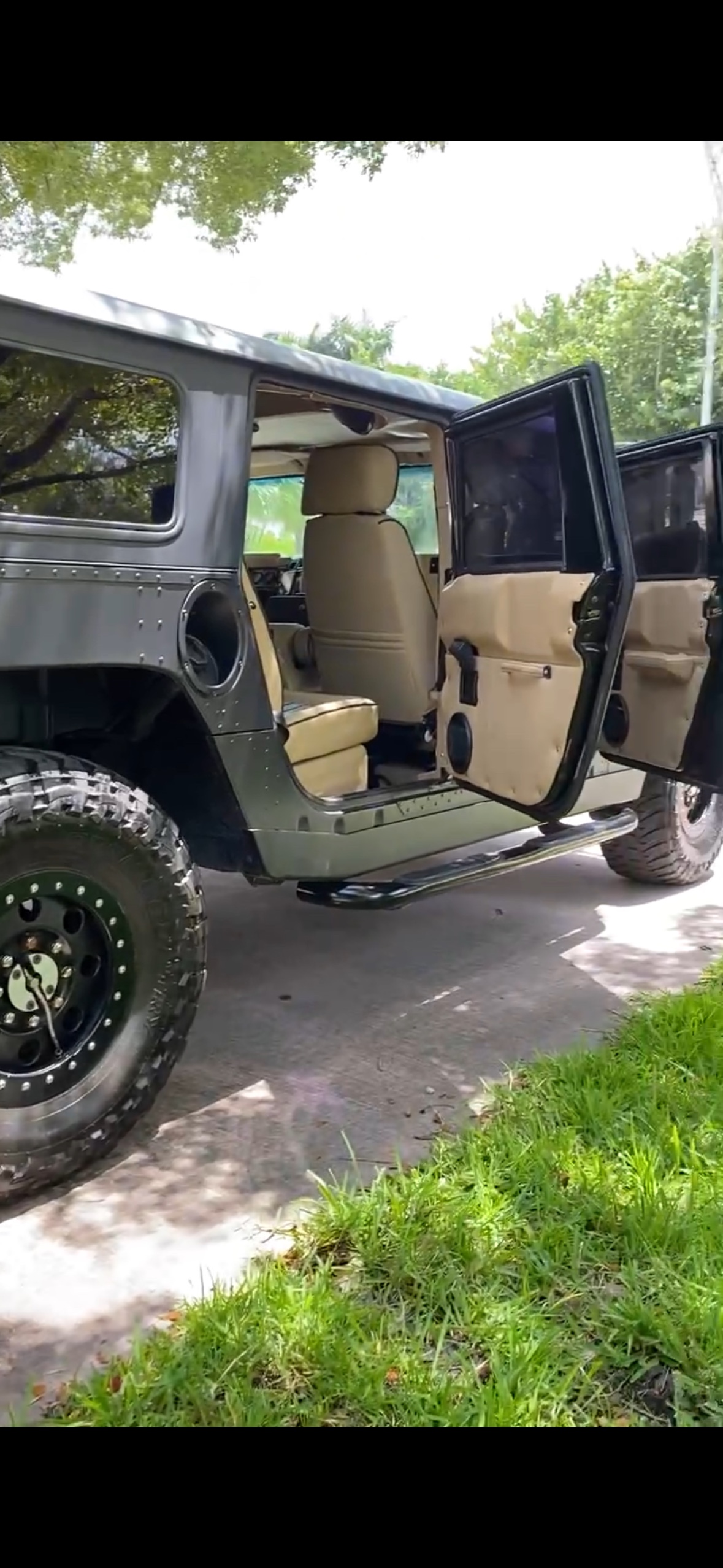 Used 1997 HUMMER H1 4-Door Wagon AWD/4WD image 1