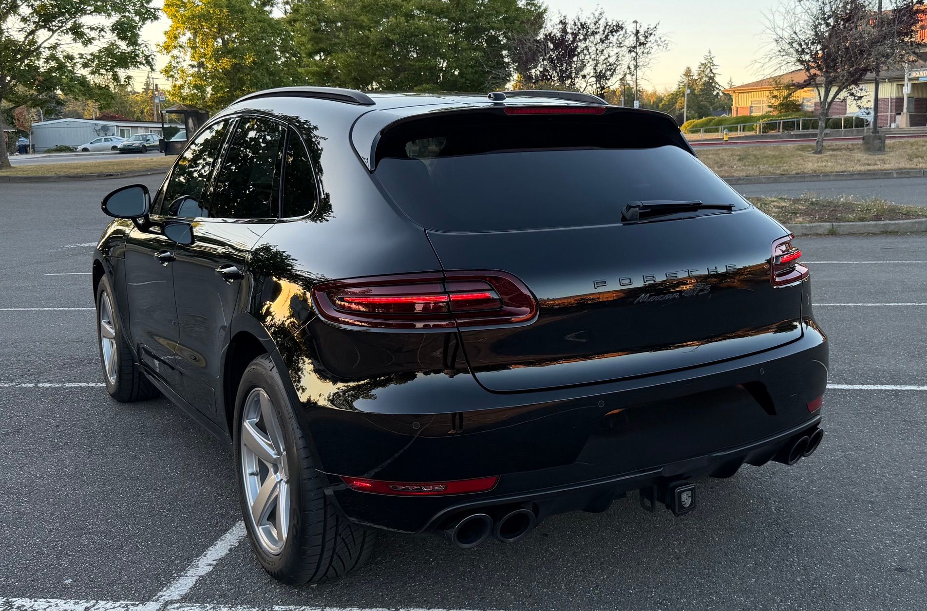 Used 2018 Porsche Macan GTS AWD/4WD image 2