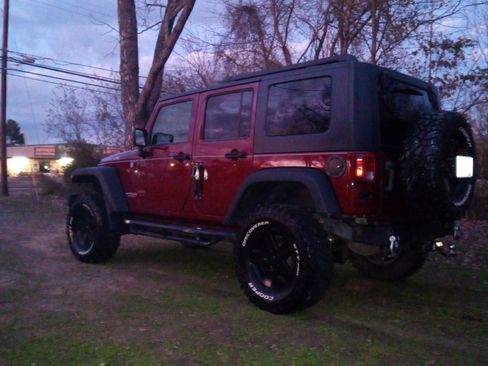 Used 2008 Jeep Wrangler Unlimited Rubicon w/ Dual Top Group image 2