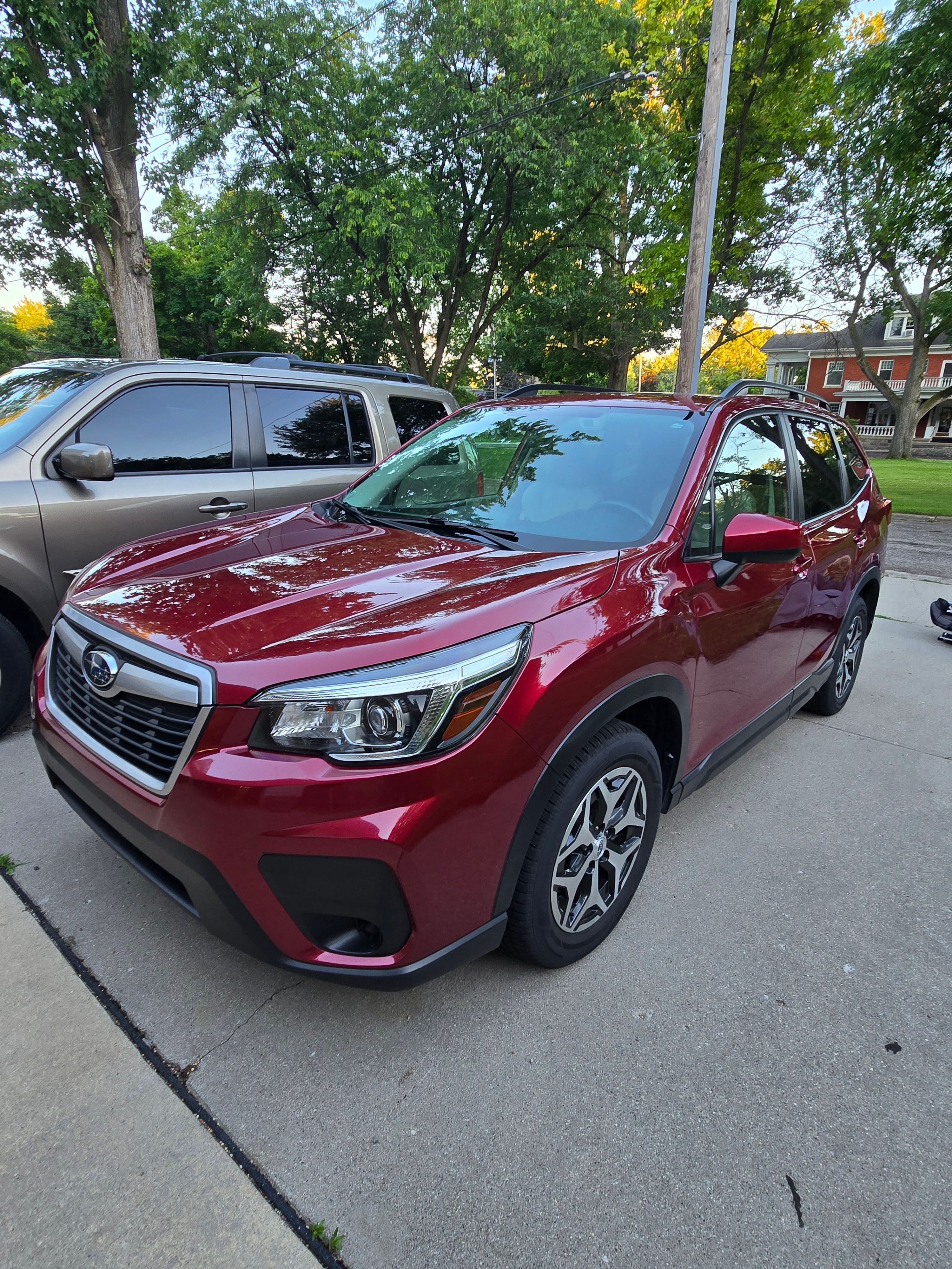 Used 2019 Subaru Forester Premium w/ All-Weather Package AWD/4WD image 6