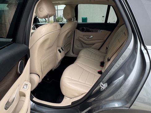 Used 2019 Mercedes-Benz GLC 300 image 15