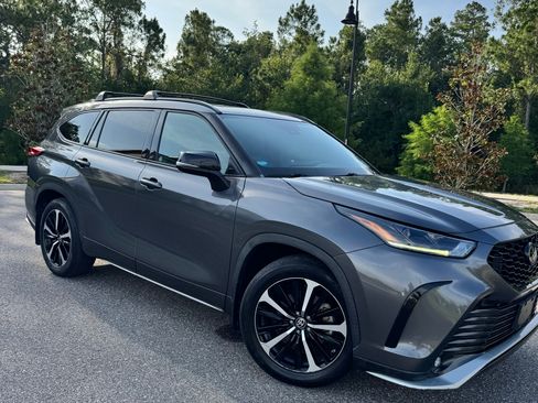Used 2021 Toyota Highlander XSE FWD image 10