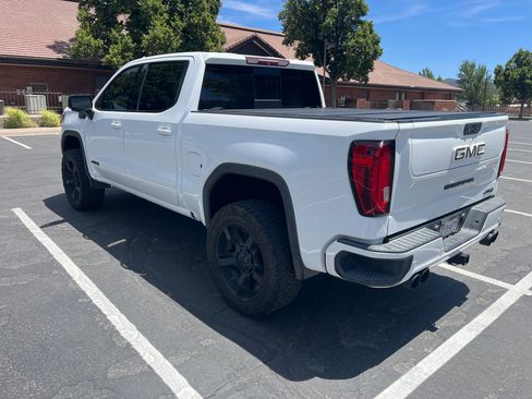 Used 2019 GMC Sierra 1500 AT4 w/ AT4 Premium Package AWD/4WD image 4