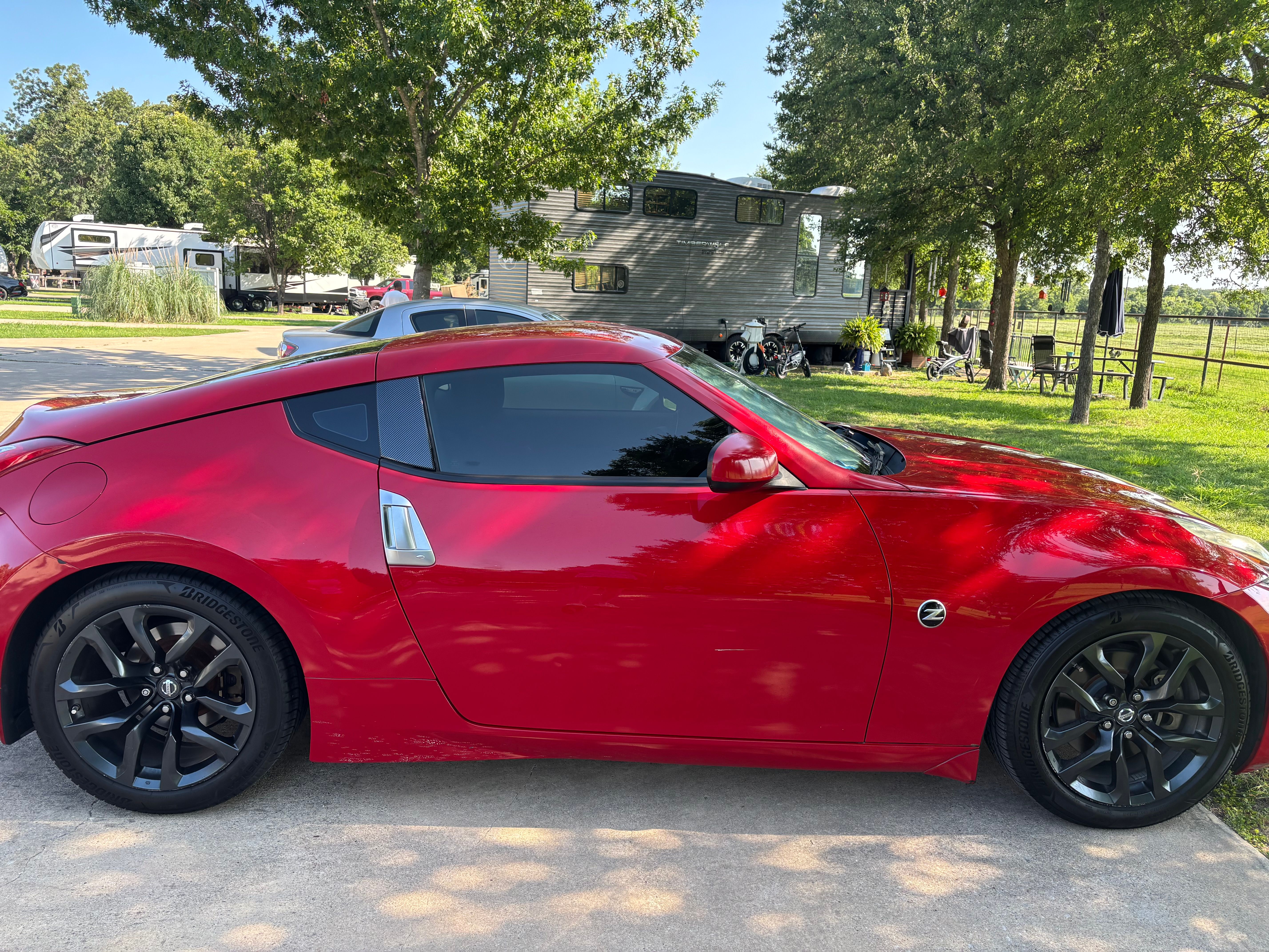 Used 2016 Nissan 370Z Coupe RWD image 2