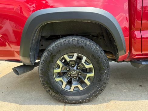 Used 2023 Toyota Tacoma TRD Off-Road w/ TRD Premium Off Road Package AWD/4WD image 18