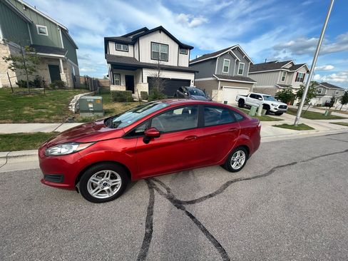 Used 2019 Ford Fiesta SE image 9
