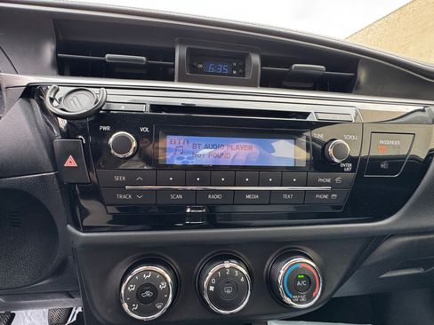 Used 2015 Toyota Corolla L FWD image 17