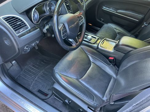 Used 2017 Chrysler 300 C w/ Safetytec Plus Group RWD image 8