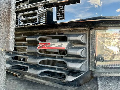 Used 2021 Chevrolet Silverado 1500 Custom Trail Boss AWD/4WD image 14