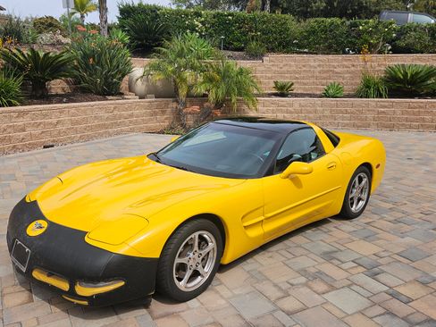 Used 2003 Chevrolet Corvette Coupe w/ Preferred Equipment Group image 4