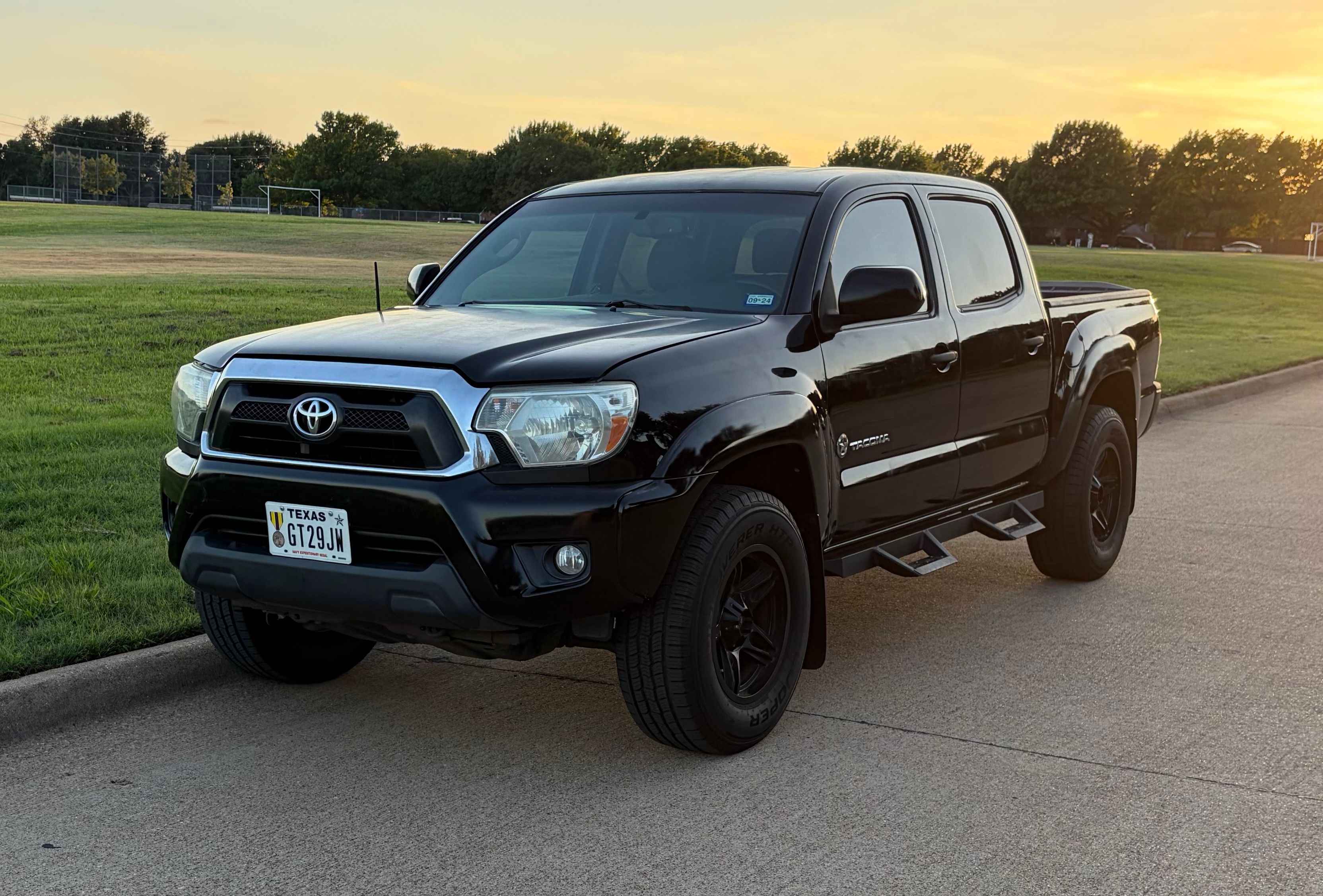 Used 2013 Toyota Tacoma PreRunner w/ SR5 Pkg RWD image 1
