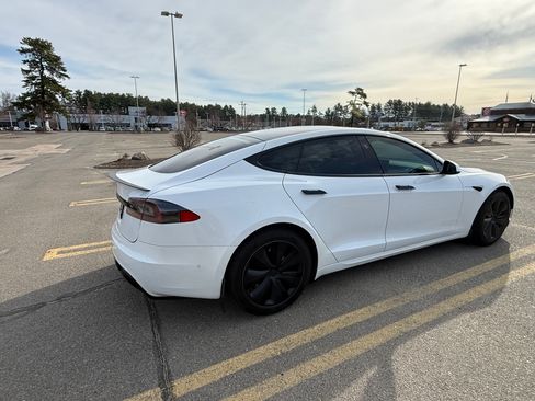 Used 2022 Tesla Model S Standard Range image 4