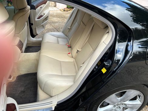 Used 2010 Lexus LS 460 image 8