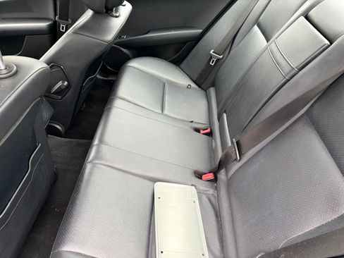 Used 2013 Mercedes-Benz C 300 4MATIC Sedan image 6