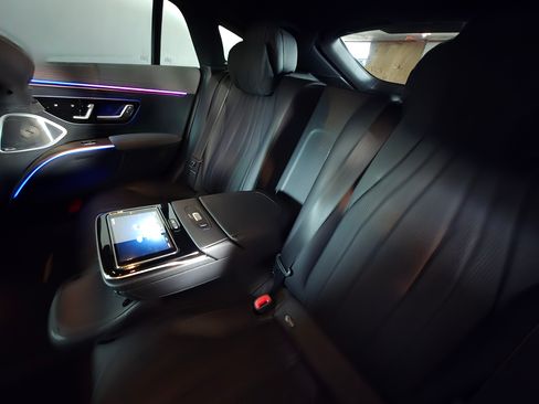 Used 2022 Mercedes-Benz EQS 580 4MATIC Sedan image 13