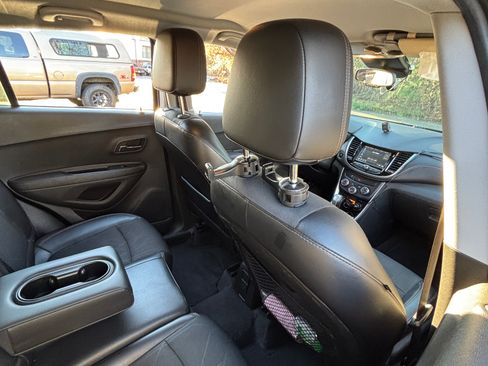 Used 2018 Chevrolet Trax LT w/ Driver Confidence Package image 6