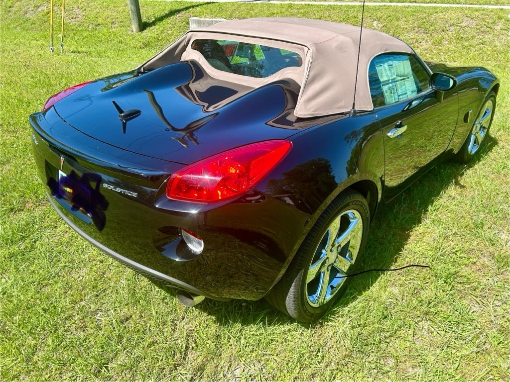 Used 2007 Pontiac Solstice Convertible RWD image 4