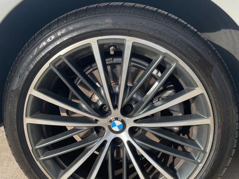 Used 2021 BMW 530e w/ Premium Package image 13