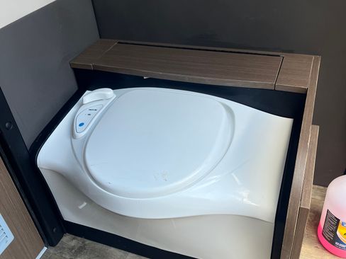 Used 2019 Mercedes-Benz Sprinter 3500 image 8