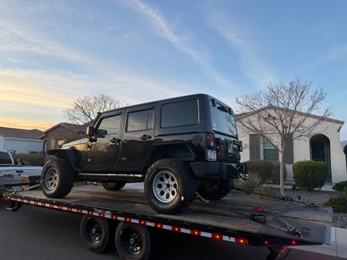 Used 2017 Jeep Wrangler Unlimited Sahara image 5