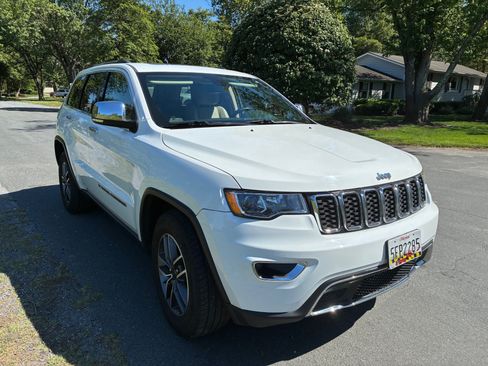 Used 2022 Jeep Grand Cherokee Limited RWD image 2