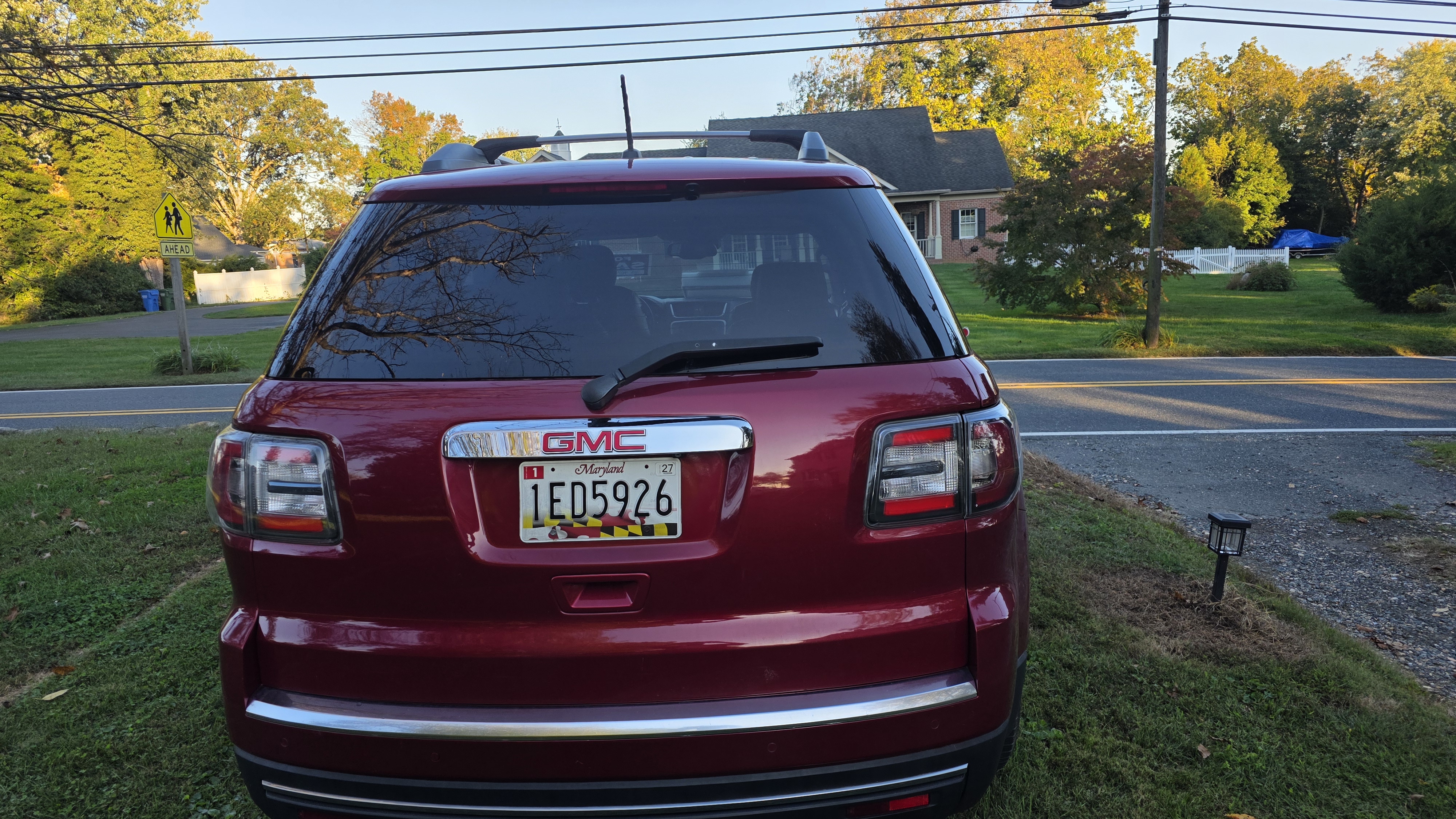 Used 2014 GMC Acadia SLT AWD/4WD image 2