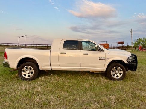 Used 2016 RAM 2500 Laramie w/ Convenience Group image 6
