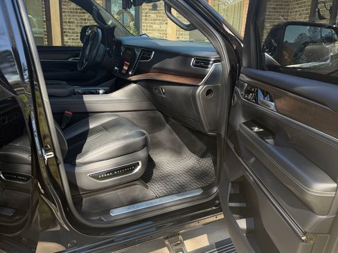 Used 2023 Jeep Grand Wagoneer Series II image 8