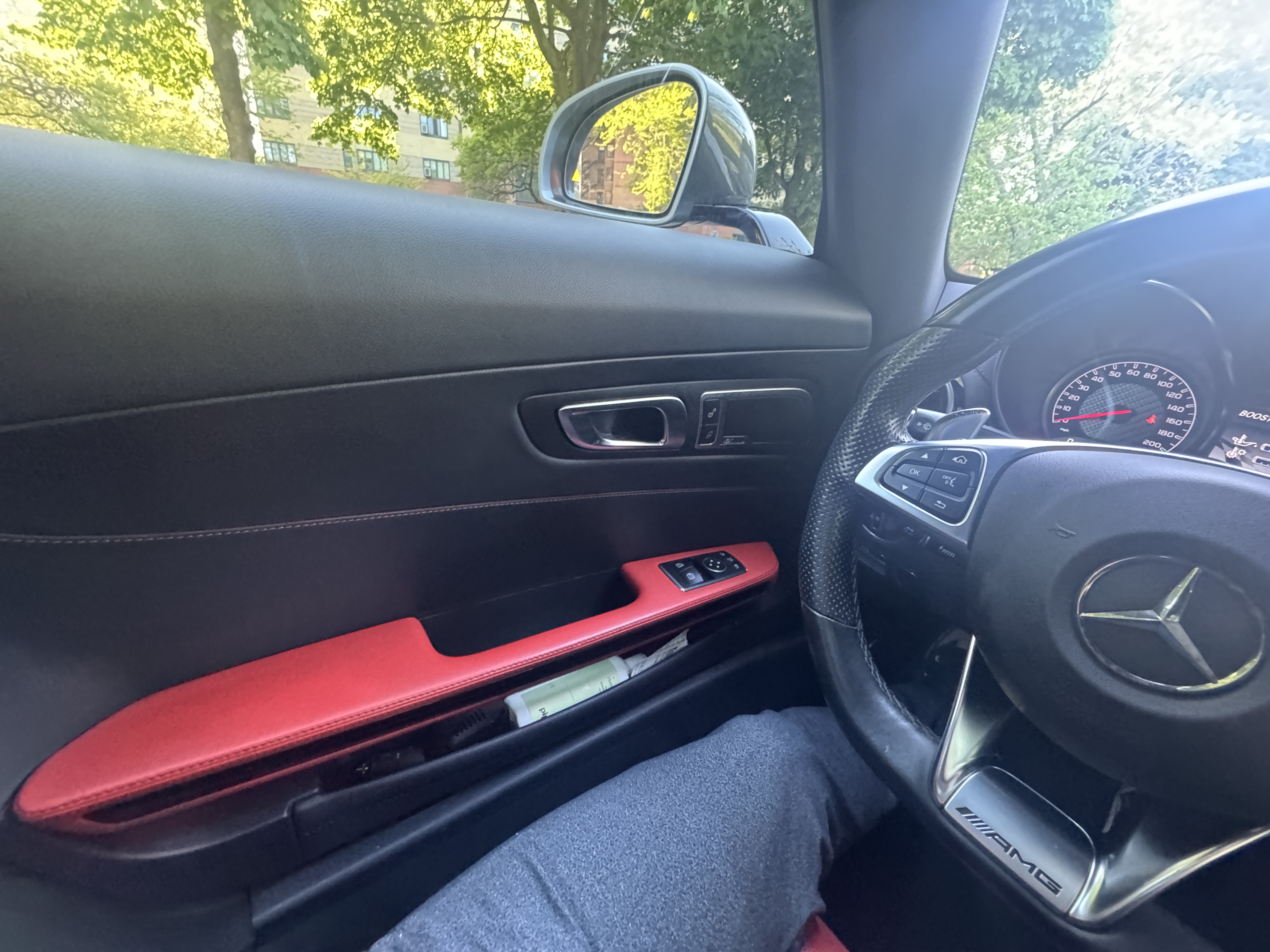 Used 2018 Mercedes-Benz AMG GT Roadster image 2